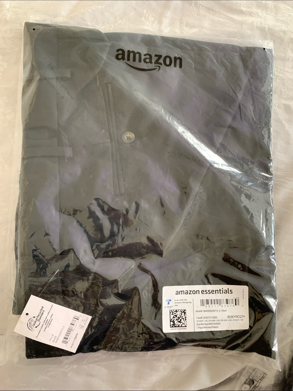 Amazon Essentials Mens Classic-fit Wrinkle-Resistant Pleated Chino Pant Casual